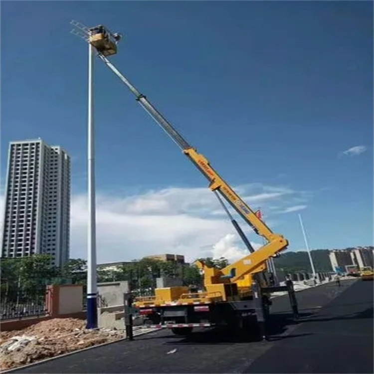 临城镇维修路灯的曲臂升降车出租