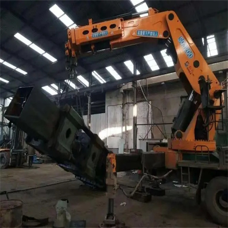 临城镇200吨折臂吊出租