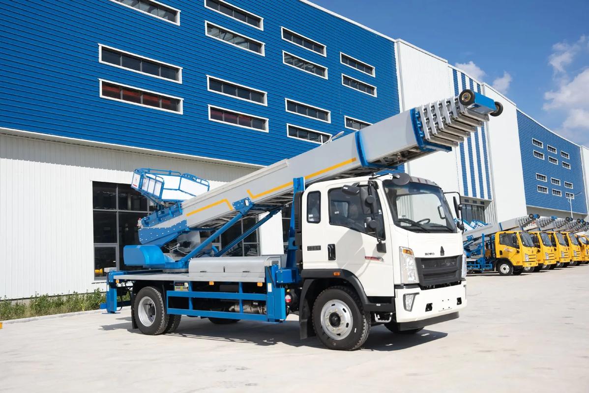 临城镇出租云梯车高空作业车 建筑垃圾搬运